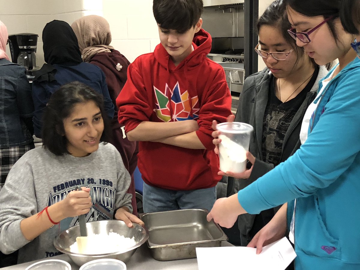 Birrellrocks's tweet photo. #WeBakeForChange @metowe @RHSSH4H @RickHansenPDSB fundraiser for @VictimServPeel #InternationalWomensDay #Feminism @PeelSchools @ClimatePeel @IreneFrankland https://t.co/anGepmukkX