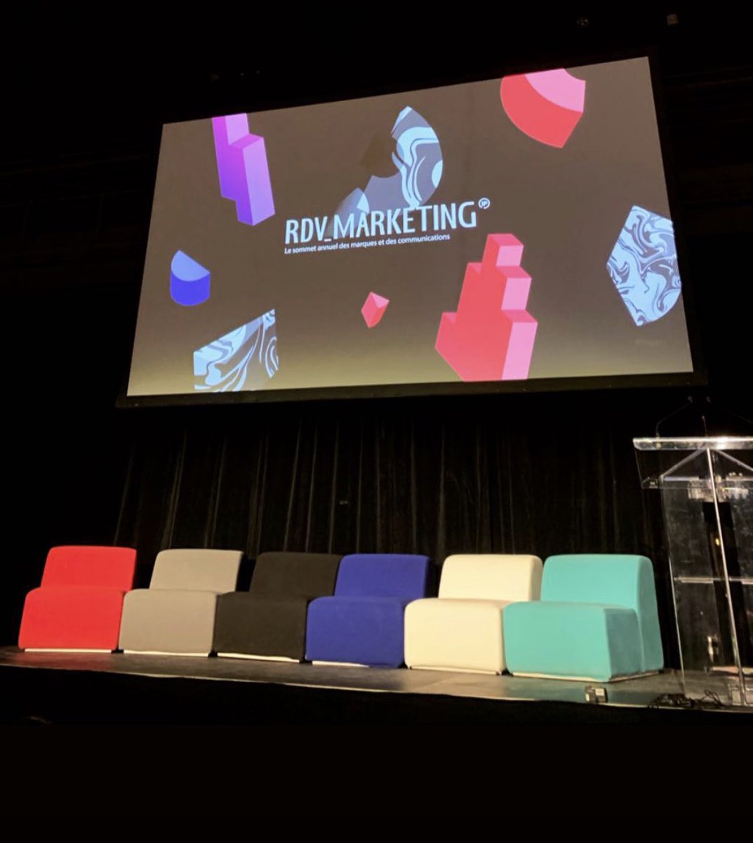 Bissonnettejade's tweet photo. Journée formatrice de conférences au RDV MARKETING, organisée par @Infopresse! Y étiez-vous aussi? #rdvmarketing #infopresse https://t.co/x1M4Jb6S6X