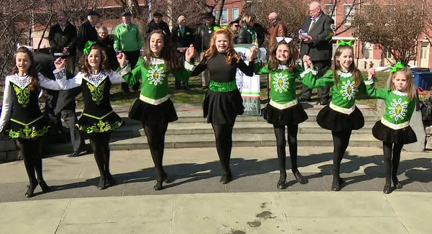 IrishMemorialPH's tweet photo. #Fox29Philadelphia, was with us on #StPatricksDay2019 ’s day to help celebrate the 17th Annual Commemoration of #AnGortaMór!

To read and see more from #Fox29Philadelphia, check out this link, 
https://t.co/2S55X40ZMf https://t.co/jBgsXjZlxY
