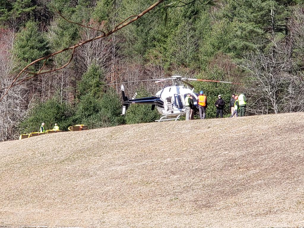 Cahillmomof6's tweet photo. On our hike this morning we had the privilege to see the helicopter delivering bear boxes to the primitive camp sites. #VCSSPRINGBREAK2019 #Blessed #NeverInAMillionYears #RightPlaceRightTime #TeacherLife #CampingLife #QualityTimeWithHubs https://t.co/igK2ucjU8f