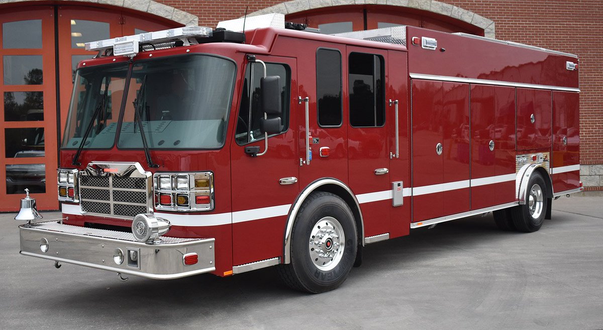 FerraraFire's tweet photo. Thank you to Cuerpo de Bomberos Maipu for choosing #Ferrarafire. This Heavy rescue will be in service in Maipu, a suburb of Santiago in Chile. For more info visit https://t.co/HuooFb6Xpo. #REVstrong #Bomberos https://t.co/R1FPCojDZA