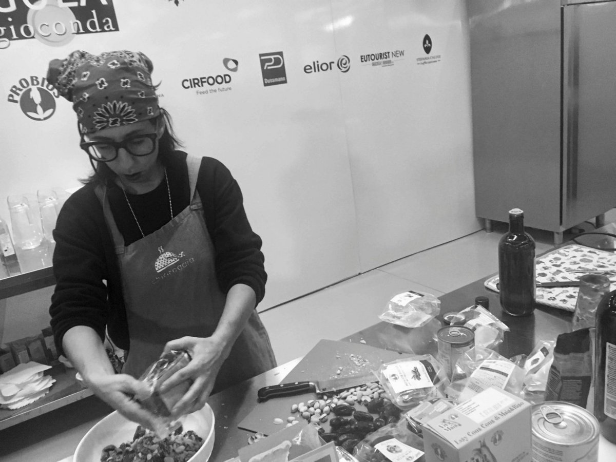 FoodMoodMag's tweet photo. Probios e la foodblogger Gaia Murarolli a #Firenze Bio
Un concerto di sapori esotici e gluten free https://t.co/RjUx3Q4Pq1 #FoodMoodMag #FoodBlogging #Probios #FirenzeBio https://t.co/HQmhd1HhYj