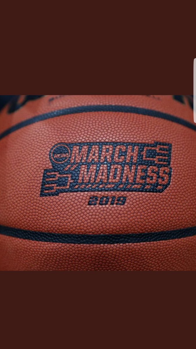 1billcampbell's tweet image. Impressive first half for #15 Bradley against #2Michiganst.