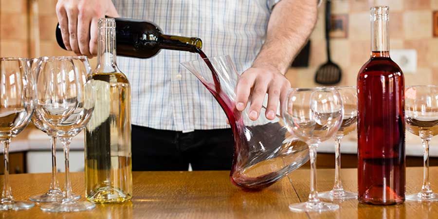 HHappliances's tweet image. A brief guide to decanting and aerating your wine buff.ly/2u2Hg8w
#wine #decanting #aerating #redwine #drinks #gadgets #sommelier #homebar