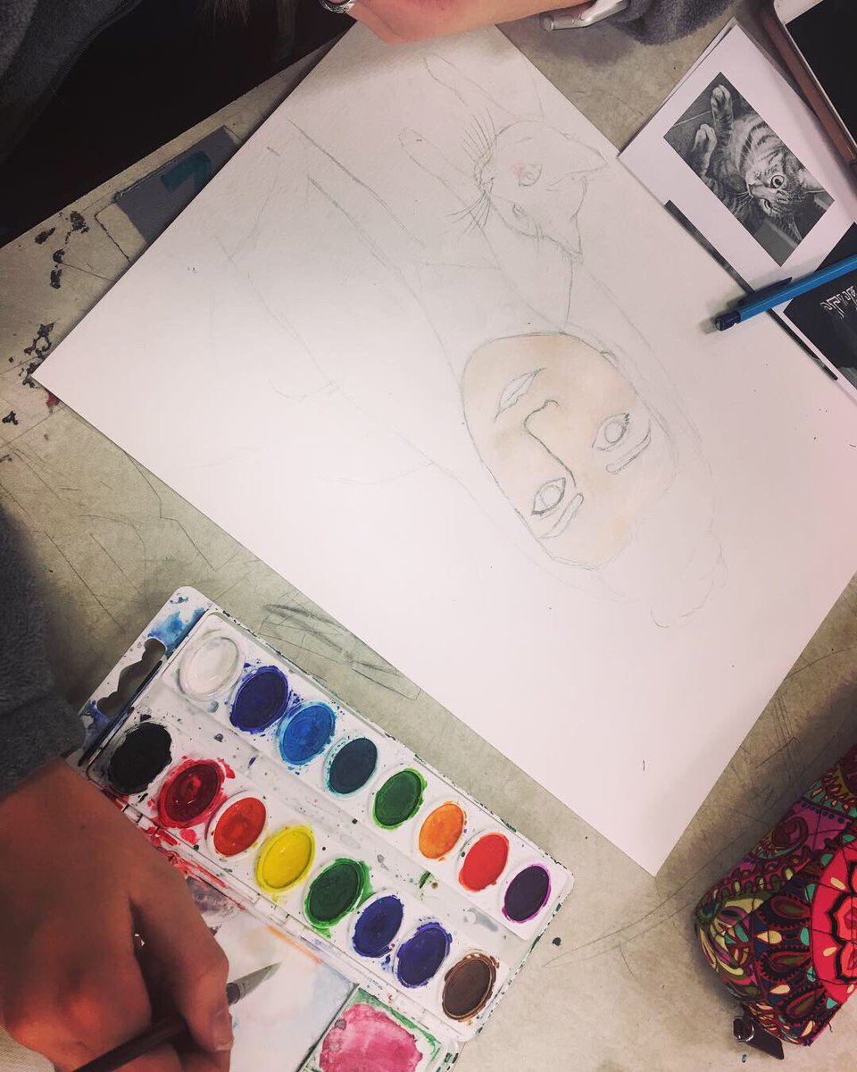 mschnetzer_GHS's tweet photo. @GreenWavePride Art I students beginning self portraits inspired by our identity and powerful female portrait artists! https://t.co/VTcQoxmrMB