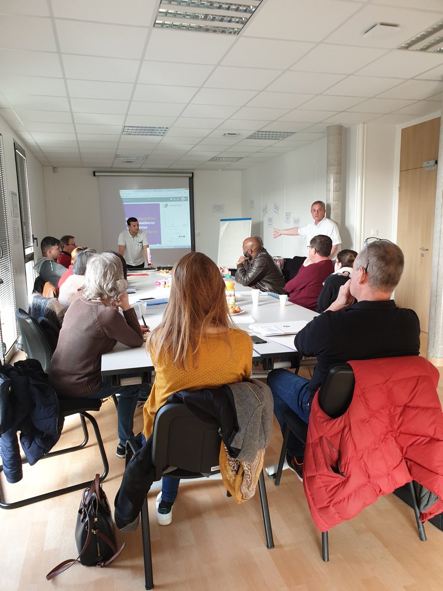 DGaudefroy's tweet photo. Présentation de #SphereEmploi ce jour à 12 demandeurs  #ActifsPrecaires #AvecPoleEmploi #AmiensDury 
Moment d'échange et de partage sur les parcours de chacun, leurs attentes, leurs besoins et les actions à venir!
#CaVaSphere @AdillRs https://t.co/rVLPPQTh7G