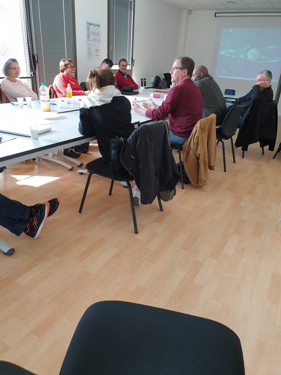 DGaudefroy's tweet photo. Présentation de #SphereEmploi ce jour à 12 demandeurs  #ActifsPrecaires #AvecPoleEmploi #AmiensDury 
Moment d'échange et de partage sur les parcours de chacun, leurs attentes, leurs besoins et les actions à venir!
#CaVaSphere @AdillRs https://t.co/rVLPPQTh7G