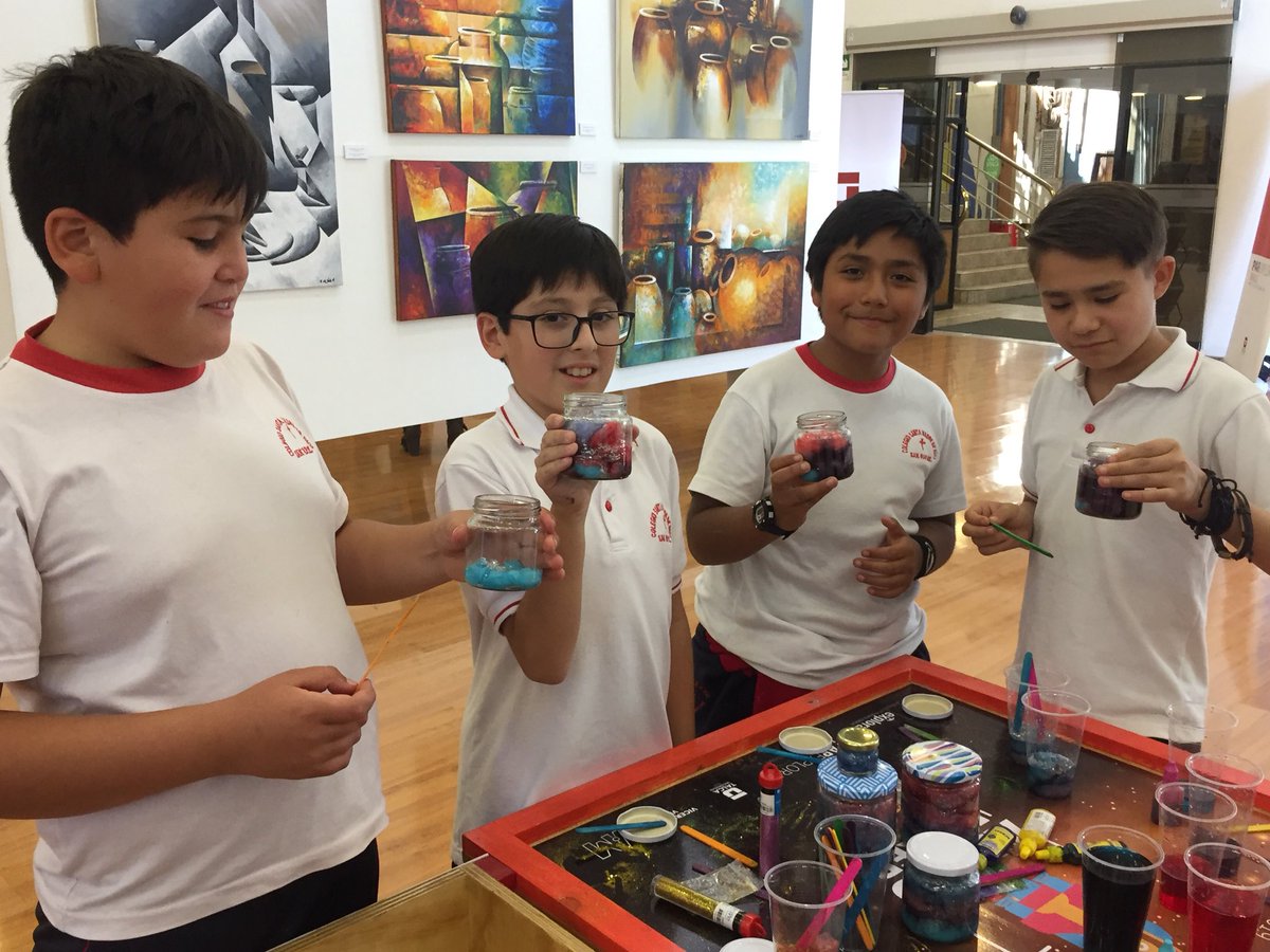 ExploraMaule's tweet photo. AHORA #Talca: Escolares juegan y aprende astronomía en #AstroMaker de #ExploraMaule @UTalca #DíaDeLaAstronomía #ChileMiraTuCielo #Tinkering https://t.co/K4NksfR6db