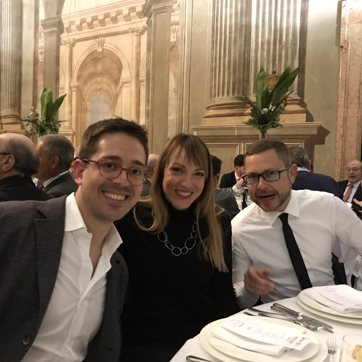fabiomontini2's tweet photo. Cenadigala #gisea2019 https://t.co/Zs82LpP11m