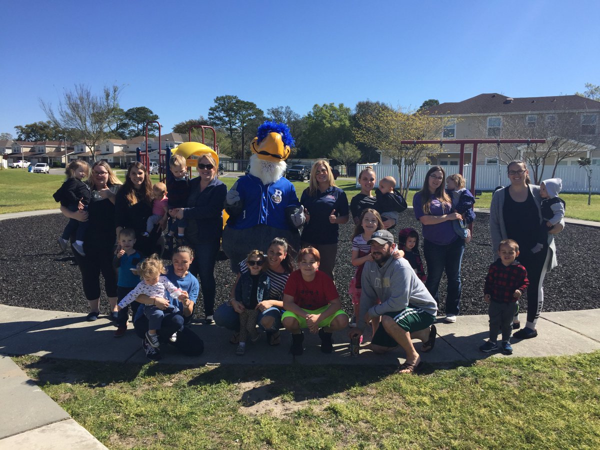 SchoonerSeagull's tweet photo. Just flew by Keesler AFB Family Housing's Neighborhood Party this morning to say hi and thank local military families for their continued sacrifices! #SupportOurTroops https://t.co/Vay3G544fk
