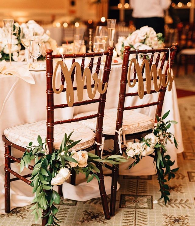 The Mr. and Mrs. will surely stand out with this beautiful table design 💍 ift.tt/2ulDRBN