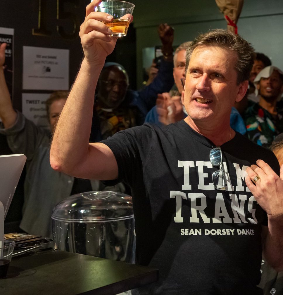 SeanDorseyDance's tweet photo. Dancer Brian Fisher raises a glass to 15 Years of @SeanDorseyDance
#15yearsofSDD
#TRANSformDance
#TeamTrans
📸 by @gwenniecakes https://t.co/OaRV68cOmN