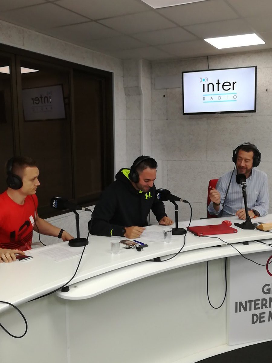 elfaro_ri's tweet photo. Hoy en @masqueejercicio, @FedericoQuevedo y @CUIDATEDELUXE nos explican el movimiento "curvy", nos cuentan el secreto de una alimentación exitosa y nos asombran sobre los efectos del sedentarismo (todo sedentario debería escuchar la sección) 📻 https://t.co/62fs5u59nG