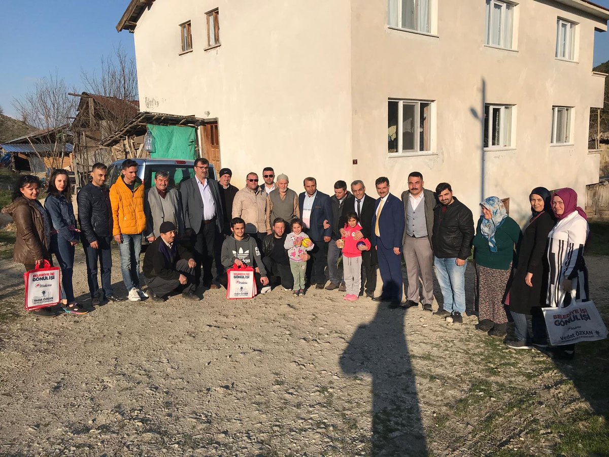 Biz Aileyiz. Çünkü Hizmet Aşkı için Millet ve Memleket sevdası için Koşacağız. Daima Aşk Daima Hizmet Daima Millet diyoruz.