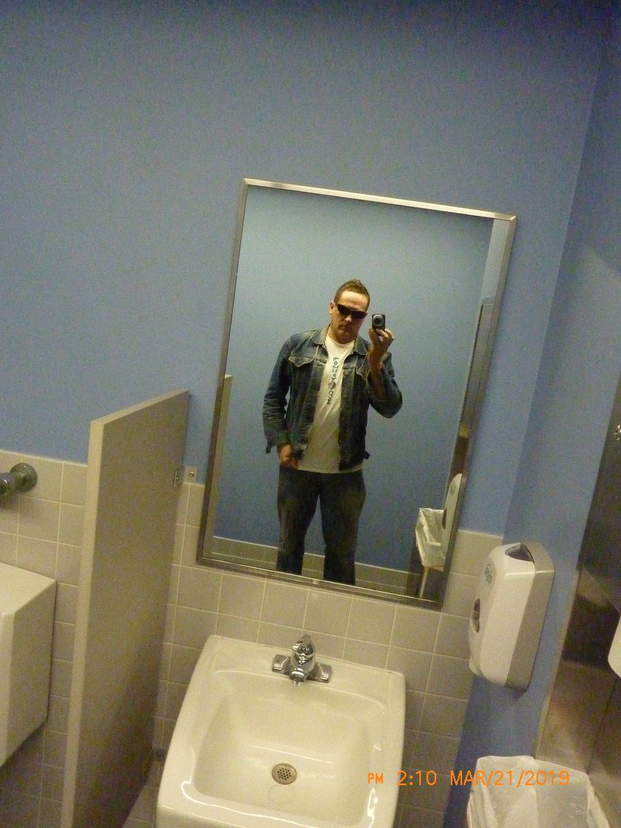 WadeHeineman's tweet photo. Noting:  Some guy just rushed into Jesup bathroom (30s - similar looks but thinner with hat)

Noting because I just took pics in there - I make sure noone is in bathroom when I go in there https://t.co/h0RC9pkf7G