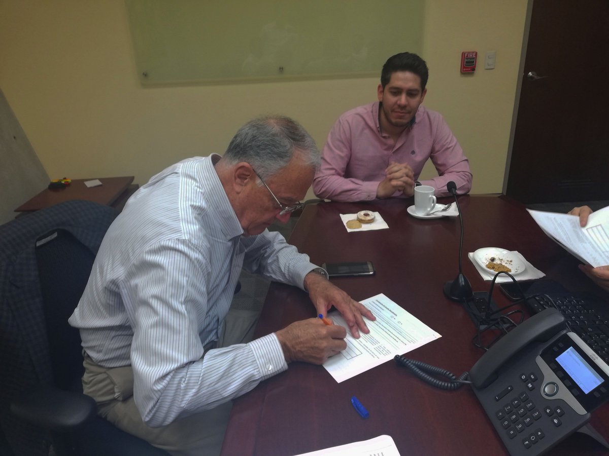 DePensiones's tweet photo. Después de diversas gestiones pudimos concretar la firma de la escritura pública de #ONIESS como asociación civil, siendo Aguascalientes, Campeche, Chiapas, Chihuahua, Colima, Guanajuato, Guerrero y Yucatán las primeras instituciones integrantes. 
#UnidosporlaSeguridadSocial https://t.co/kMA4VDlS23