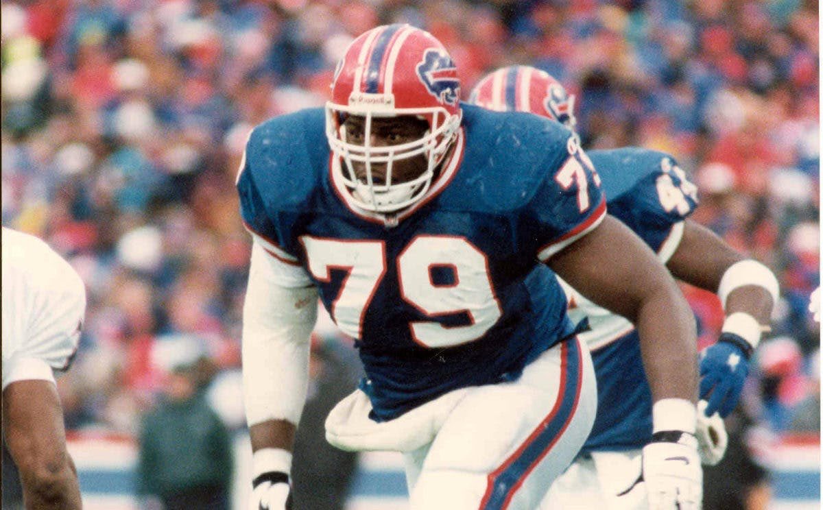 VaSportsHoF's tweet photo. @Ruben7974 has been a part of many illustrious groups; #Hilltoppers #Panthers #Bills #Bears, this April he joins another; #HallofFamers Let’s be his lead blocker and show him how VA celebrates athletics. #ParticipateDontSpectate in #2019InductionWeekend https://t.co/lCCGecyaTO https://t.co/VIh3dbnSPQ
