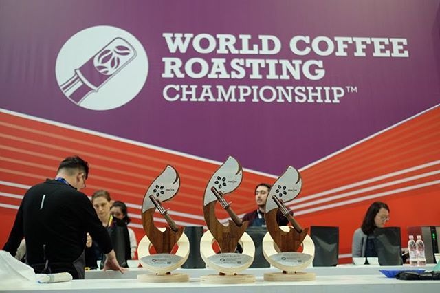 BARISTAMAGAZINE's tweet photo. Just announced! The 2019 World Roasting Championship will be held at the Taiwan International Coffee Show in November! All the details at Barista Mag Online now—link in profile. #coffeecommunity #worldroastingchampionship #worldcoffeeevents #coffeeroasti… https://t.co/Y2pwBl7OTv https://t.co/ZnFeGh3Dix