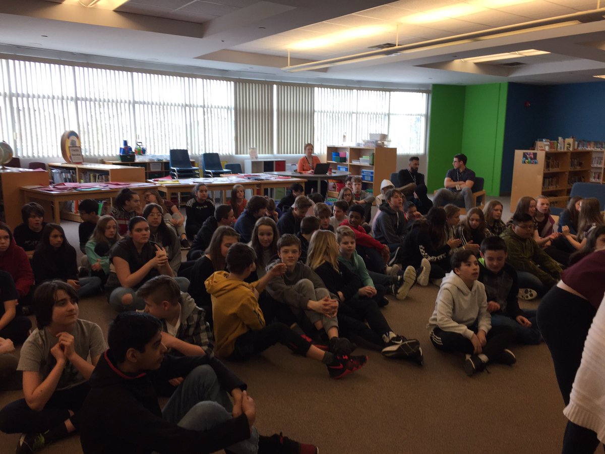 Stephan77788317's tweet photo. Over a two day period the intermediates at Mapleview participated in the “Can you Feel it? Stress workshop” learning necessary life skills to manage and cope with stress in their everyday lives. @eSSTteam @SMHealthySchool https://t.co/lCvQIMebCt