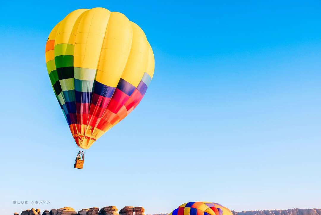 blueabaya's tweet photo. First ever Hot Air Balloon Festival in #SaudiArabia was held in #alUla as part of the @WinterAtTantora festival.

Here are some of my favorite clicks from the test flight morning 🎈

#ksa #explorearabia #discoveralula https://t.co/IeReWwSt8R