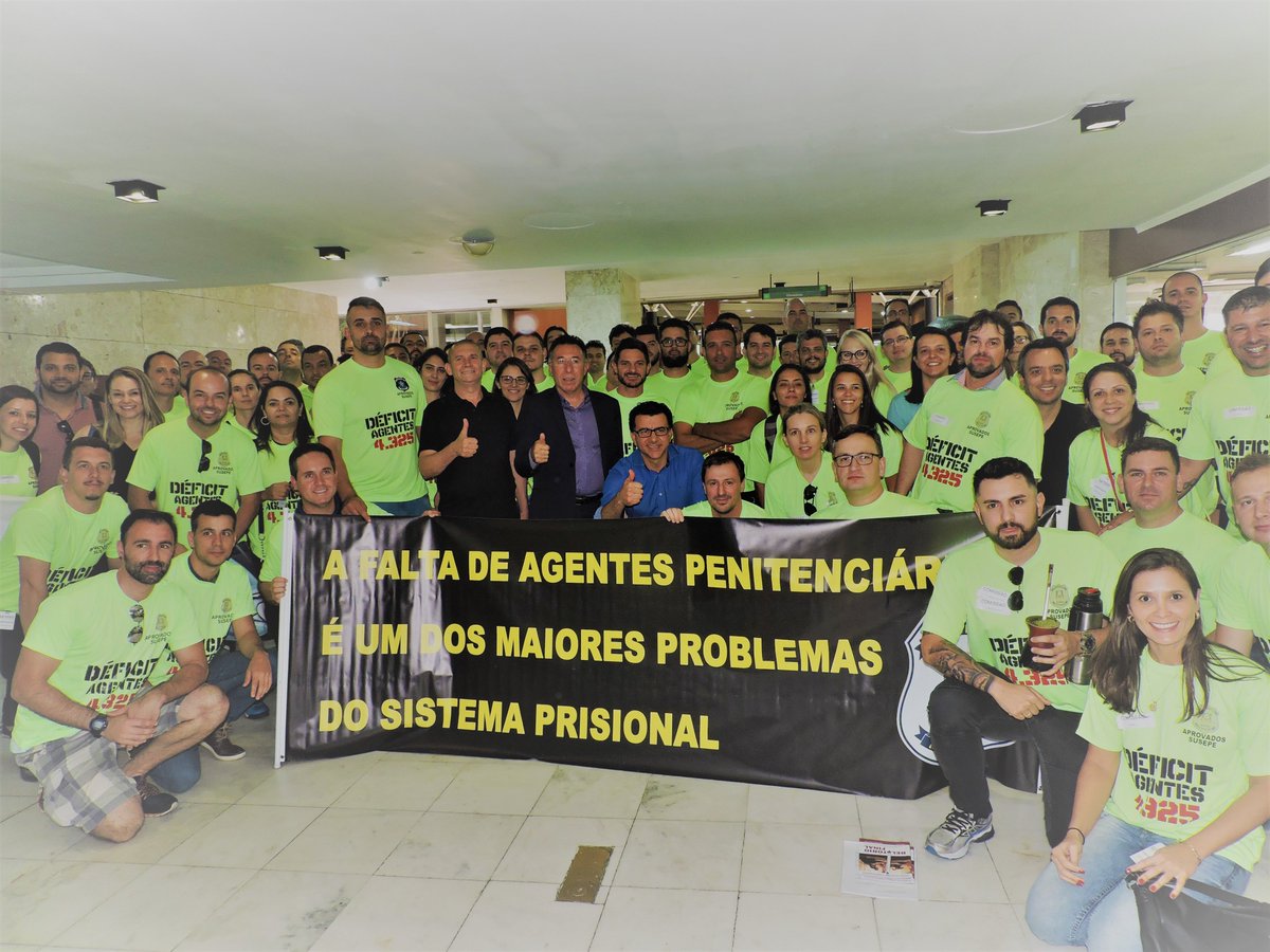 Valdeci13RS's tweet photo. Audiência pública sobre a situação prisional do RS e os concursados da @SUSEPE tem data definida: dia 25 de abril, às 10 horas, no Plenarinho da @AssembleiaRS, em POA. Atividades conjunta dos mandatos @Valdeci13rs, @DepJeferson e @zenunes13 . Participe conosco!!! (@apsusepeof ) https://t.co/StO9szSQDw