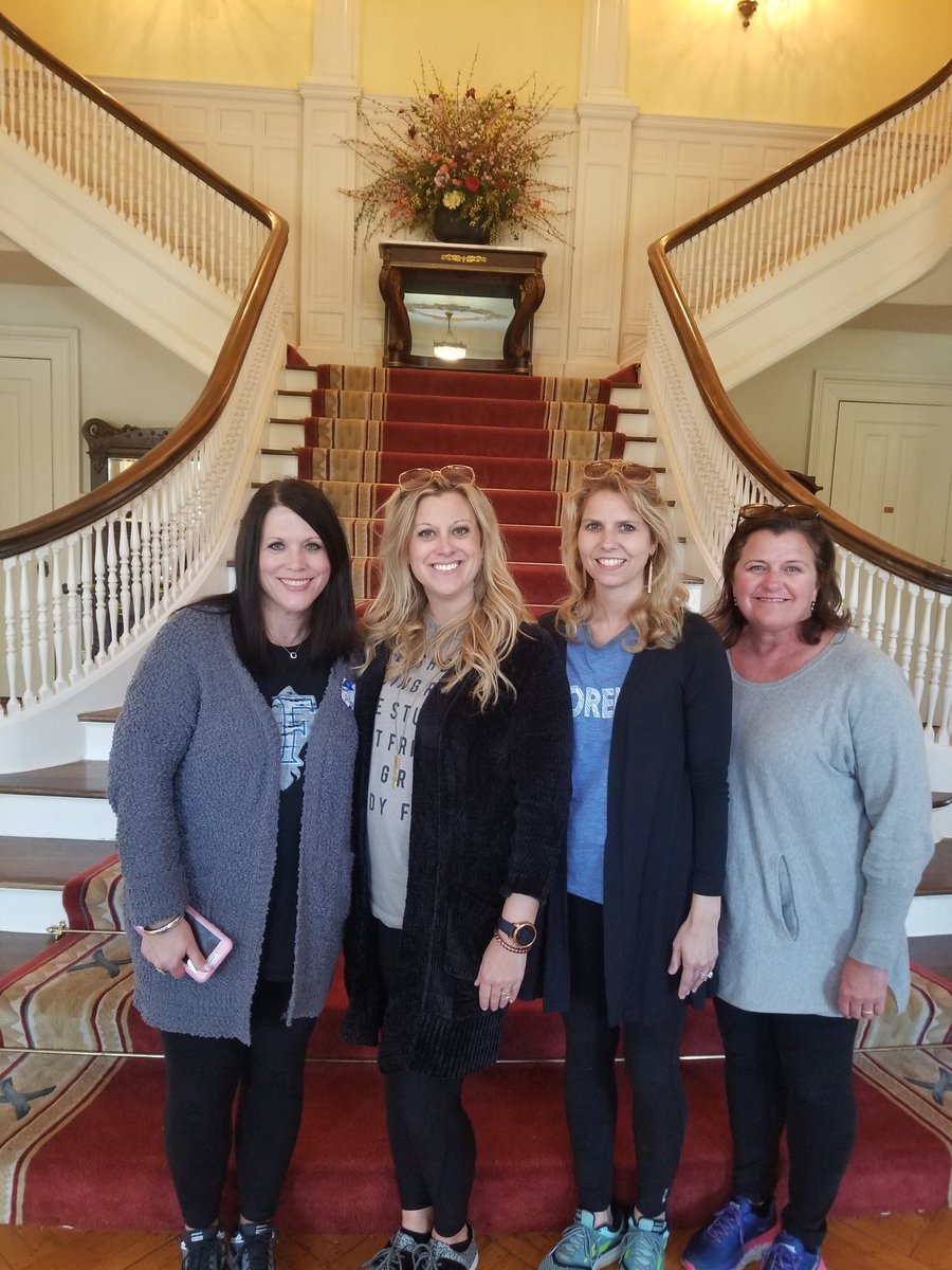 meremac2's tweet photo. Enjoying our tour of the Governor's mansion #alabama @GovernorKayIvey https://t.co/EPAEcllsXU