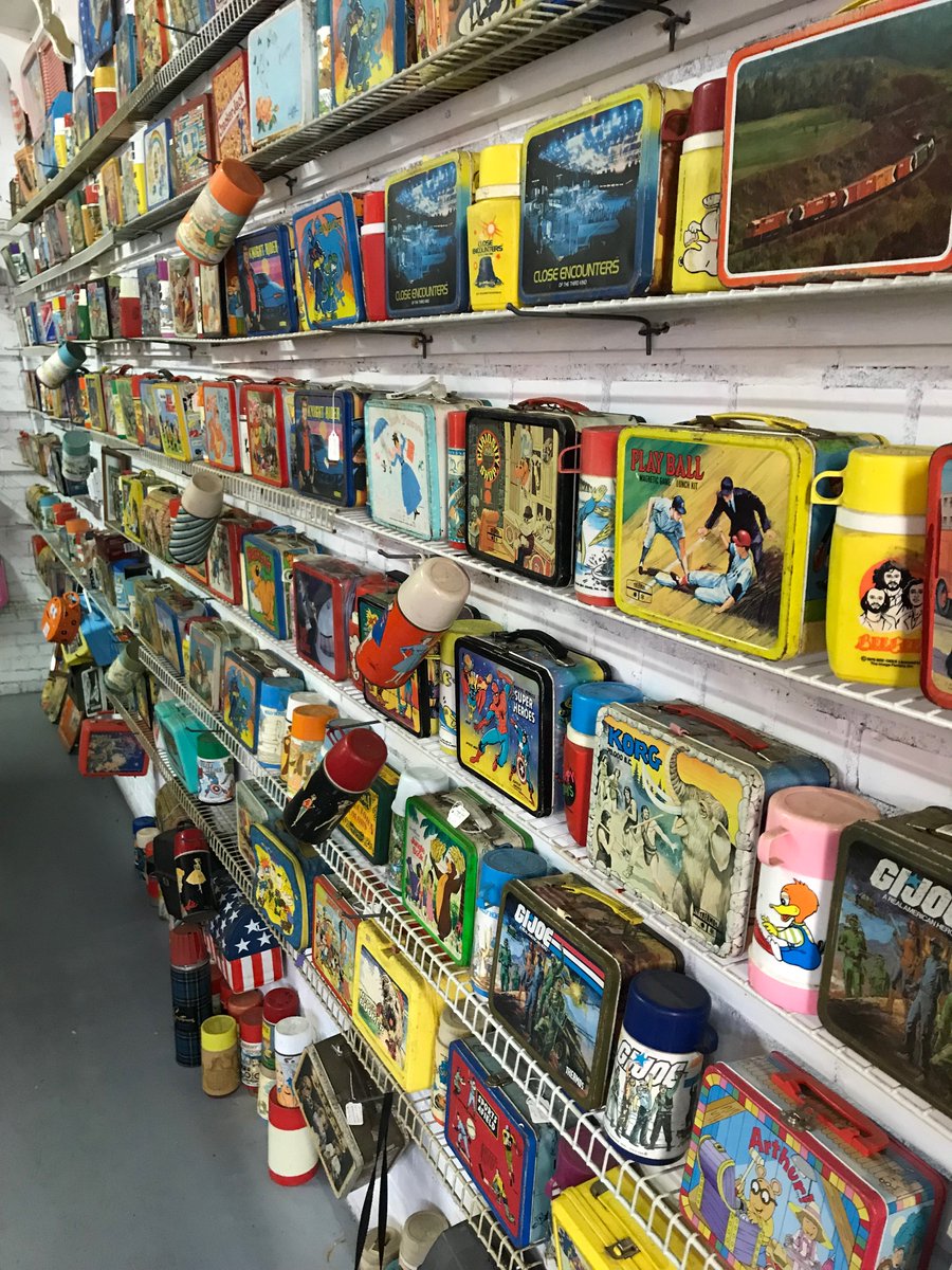 CircaPop's tweet image. From Superman to Hannah Montana, this Georgia museum has every lunchbox. Yes, even the one you had in kindergarten. bit.ly/2FqZxCP
