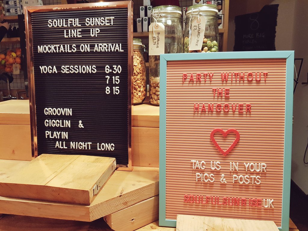 PsychangeCymru's tweet image. #soulfulsunrise celebrating raving &amp;amp; #behaving - bring people together in #cardiff #mocktails #yoga #dancing #flamingos @LeahSDaviesUK @littlemancoffee