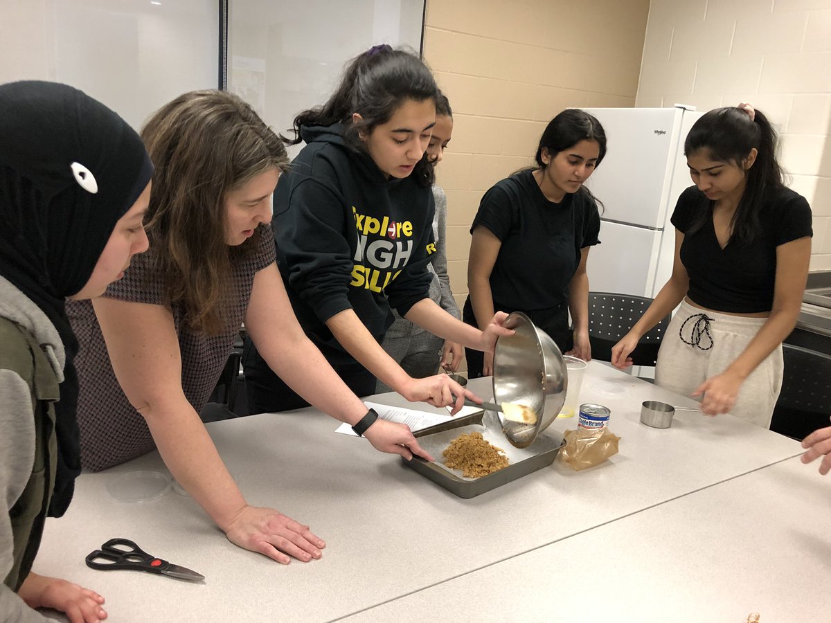Birrellrocks's tweet photo. #WeBakeForChange @metowe @RHSSH4H @RickHansenPDSB fundraiser for @VictimServPeel #InternationalWomensDay #Feminism @PeelSchools @ClimatePeel @IreneFrankland https://t.co/sNHM1ccJeu