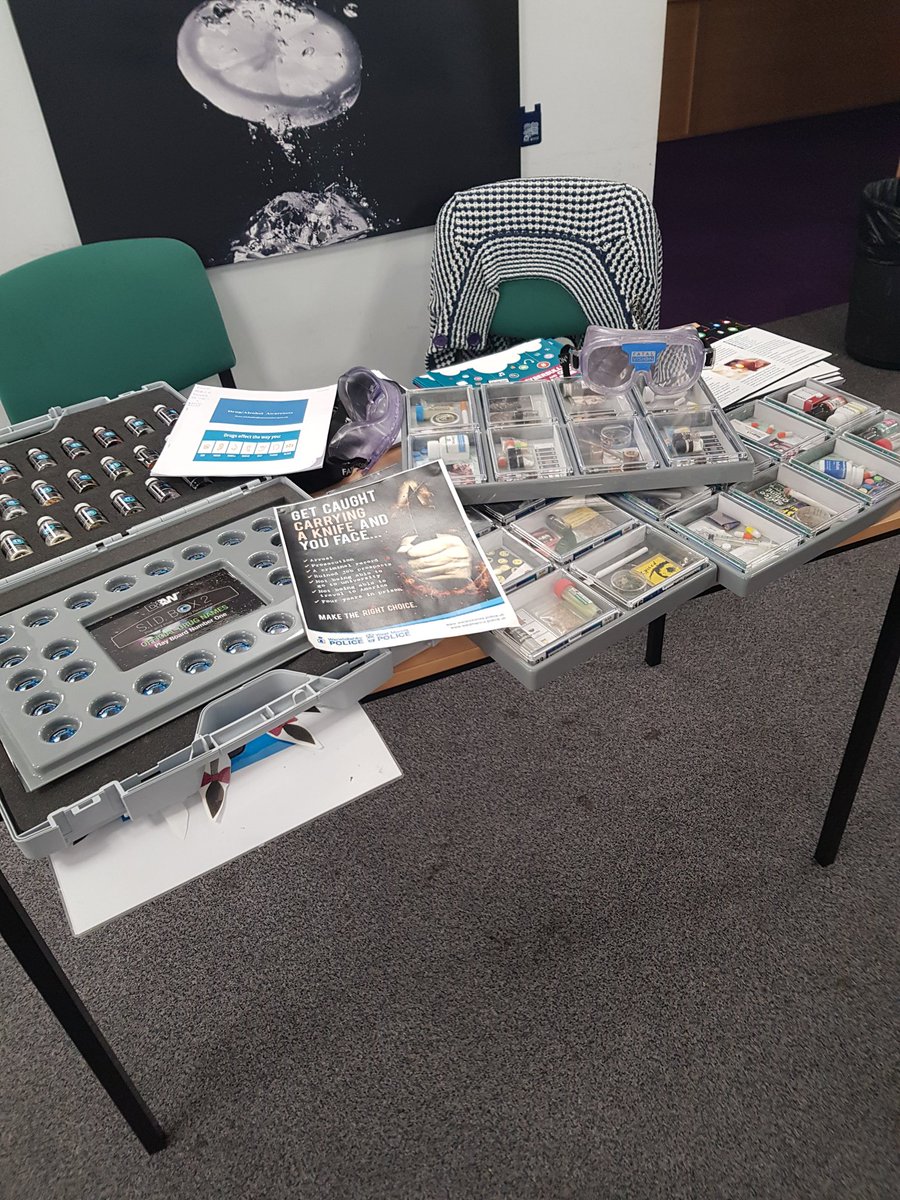 WCCYouthTeam's tweet photo. At Christopher Whitehead High School Worcester , working in partnership with @WorcesterCops to raise awareness on #knifecrime #drugs #internetsafey #consequences #stayingsafe at year 10 parents evening https://t.co/aEzrfJUiHs