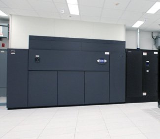 Vertiv's tweet photo. The Liebert DSE is a reliable and efficient water-free cooling system for #colocation, #cloud hosting and other large #datacenters. Learn more in this video: https://t.co/a8xQjJbIQx https://t.co/xPJPyjUYjY
