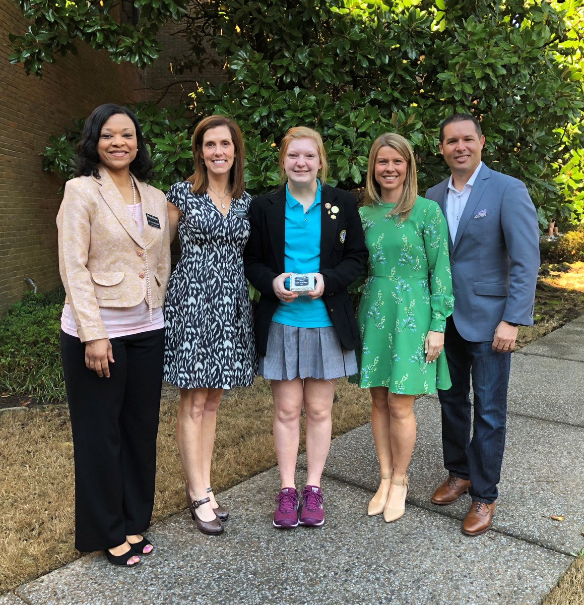 HutchisonSchool's tweet photo. During our annual Hutchison Serves assembly, Sarah Beth Bland '19 received the Velma Thorn Cunningham Service Award. Chris &amp; Michelle Clothier, founders of Kids Kickin' Cancer Soccer Club, served as the keynote speakers during the ceremony. Read more: https://t.co/C3PeFI04Z0 https://t.co/176VdHinfW