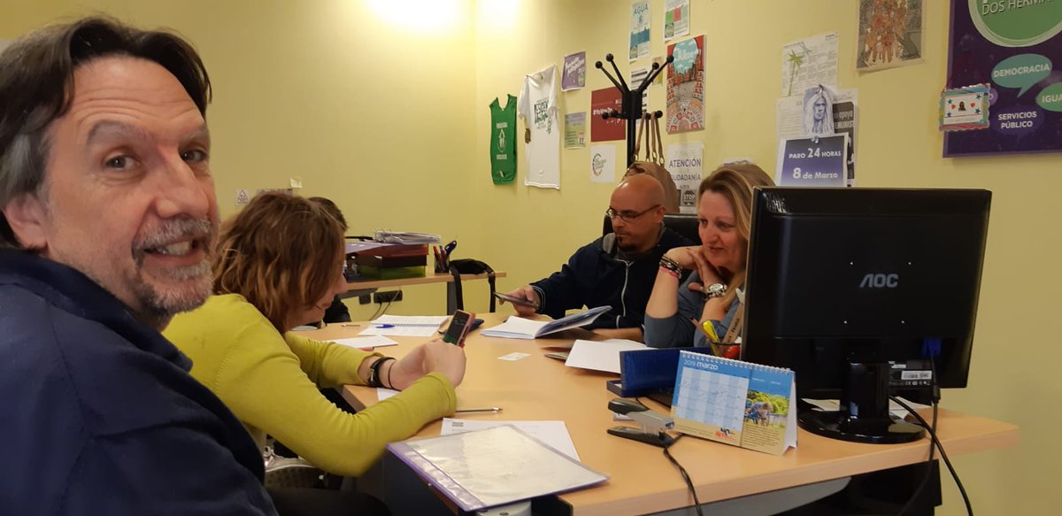 sisepuede_dh's tweet photo. Esta tarde ha estado reunido el Equipo de Coordinación de @sisepuede_dh. Preparando estos meses de trabajo camino a las #EleccionesMunicipales19.
Contabilidad, programa y estrategia, comunicación, organización y feminismos y lgtbiq.

#UnaDHMejorEsPosible 
#DosHermanas https://t.co/WhgQlYwmj8