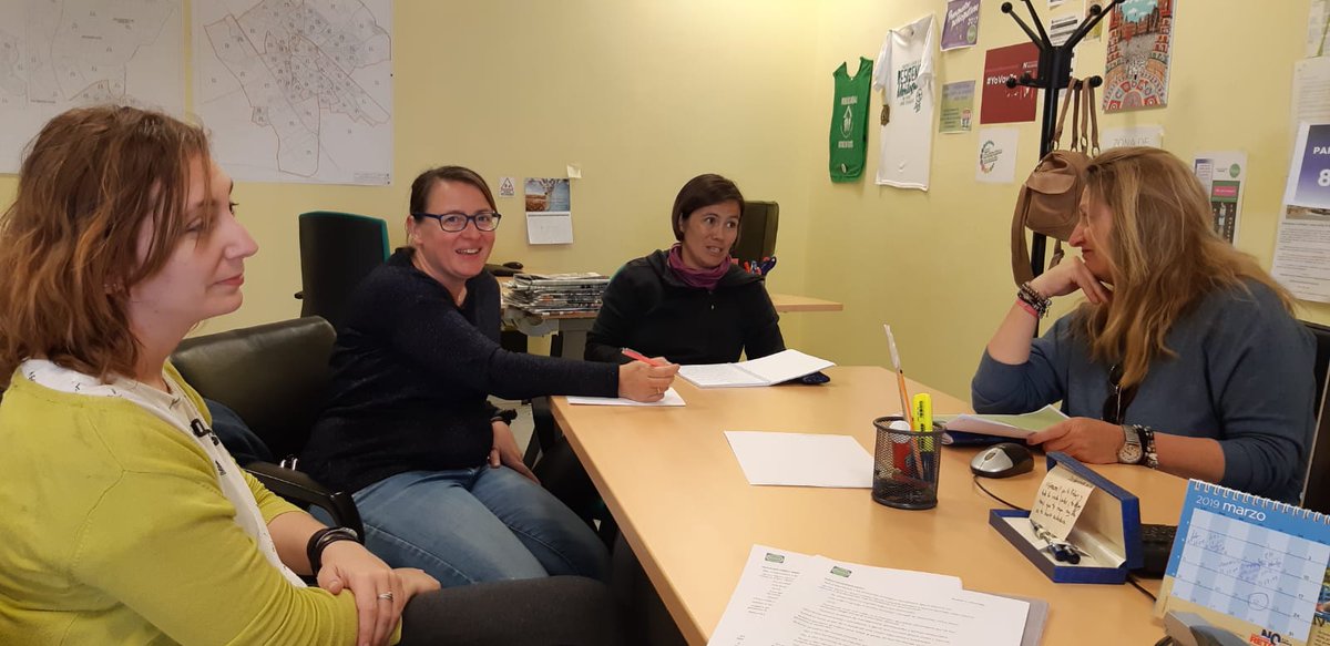 sisepuede_dh's tweet photo. Esta tarde ha estado reunido el Equipo de Coordinación de @sisepuede_dh. Preparando estos meses de trabajo camino a las #EleccionesMunicipales19.
Contabilidad, programa y estrategia, comunicación, organización y feminismos y lgtbiq.

#UnaDHMejorEsPosible 
#DosHermanas https://t.co/WhgQlYwmj8