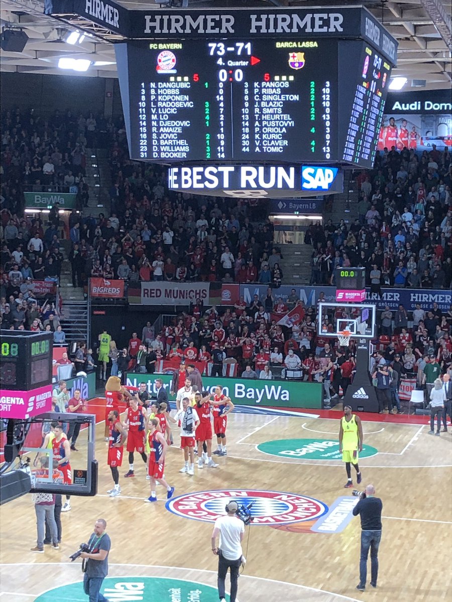 SO. VERDAMMT. WICHTIG. Geiler Buzzer Beater @KoponenPetteri @fcb_basketball #FCBBlive #FCBB #EuroLeague