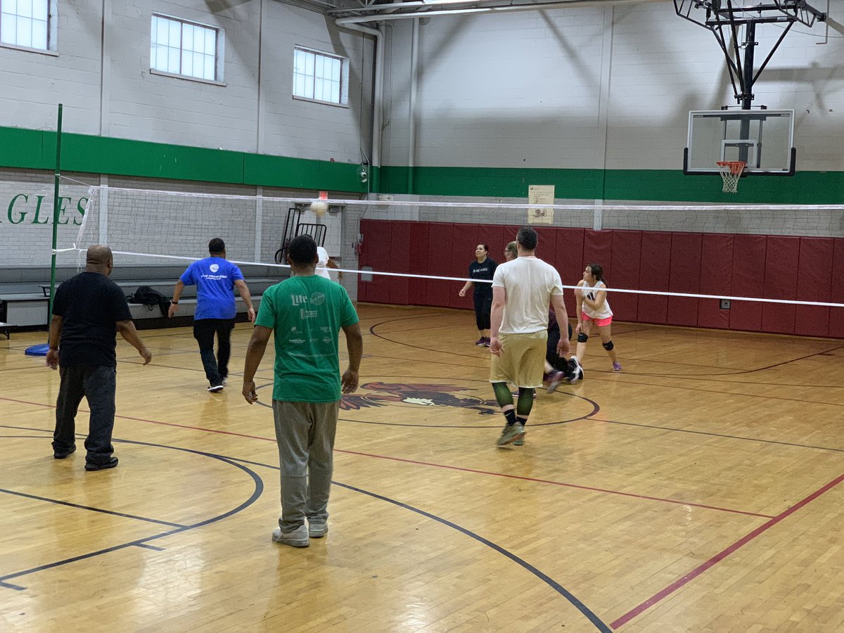 Gibson_Educator's tweet photo. @SchoolEastside Staff game of Volleyball was INTENSE!!! Who will bring home the “W”??? @DrSermonsESCS @EscsHart @MsStearnsESCS @Mrparkerescs @GonzalezESCS @BondESCS #EastsideCharterSchool #Culture #WatchUsWork 🏐🥇🥈🥉🏆 https://t.co/OdUZ3B5Yq1