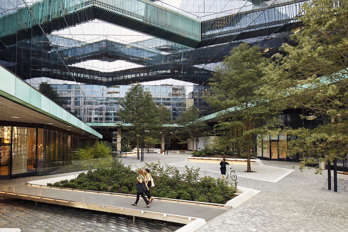 laud8's tweet image. Midtown Center Plaza by SCAPE #laud8 #landscape #architecture #urban #design #usa #washingtondc #square #building #photo #outdoor #green #view #arquitectura #landschaft 📷: Ty Cole
