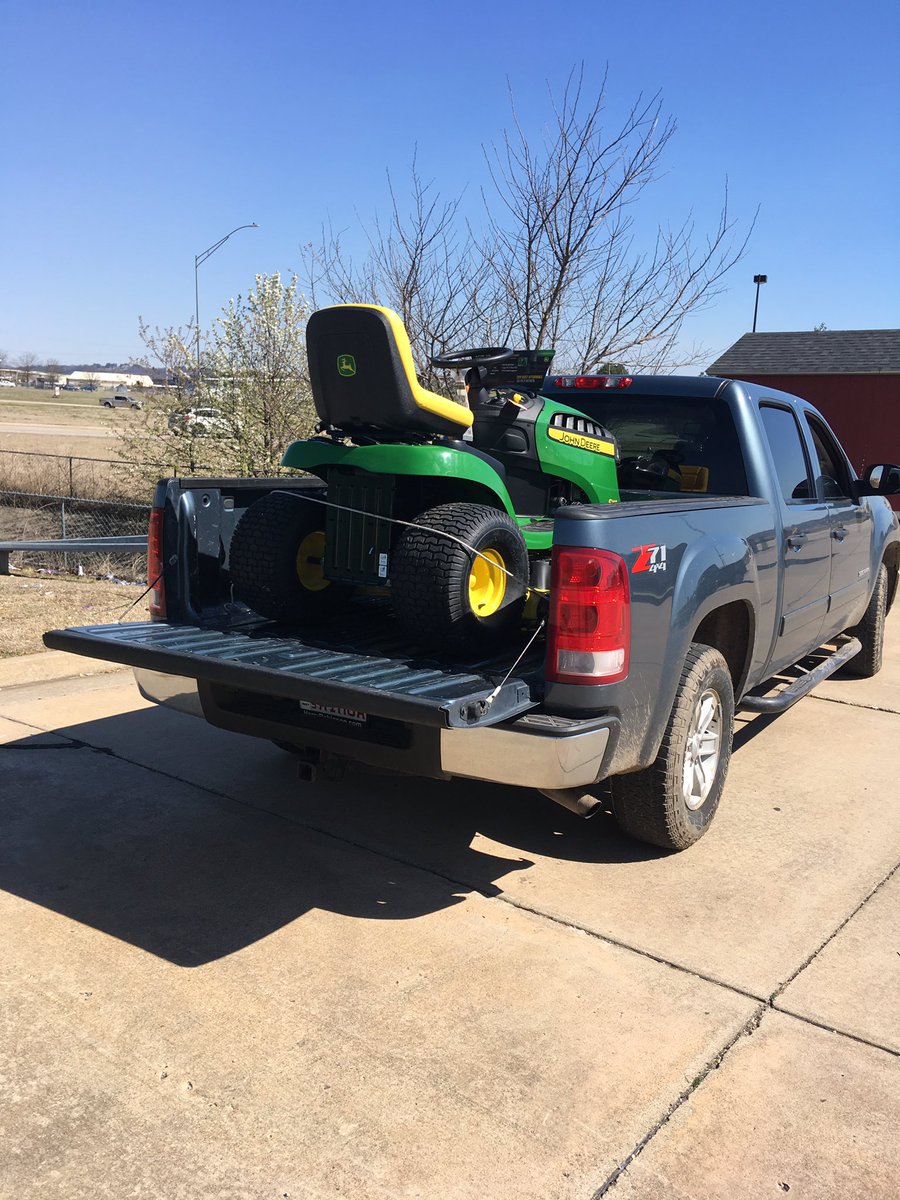 mikeeppinette's tweet image. I declare today National Riding Mower Day. The Fort 1404 is on fire! #BDDSW