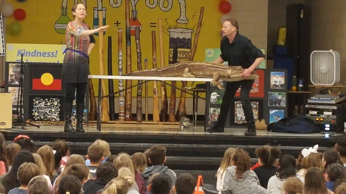 KeheleyMusic's tweet photo. Keheley Students enjoying Rob &amp; Tanya's "Didgeridoo Down Under" show.... what a fun way to kick off International Night!
@AlmandBonnie 
@Tucker5Smith 
@KehCounselors
@keheleycougars 
@CobbPerforms https://t.co/lGr3477l6w