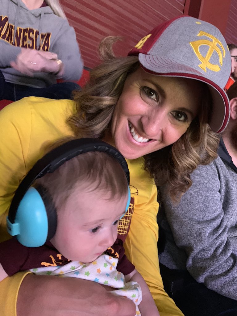 MsMeglindsay's tweet photo. 10 days old 1st game. 5 months old 1st tourney game.  #springbreak19 #marchmadness @GopherMBB fan from the start🏀🏀🏀 https://t.co/n0sjpKbQPz