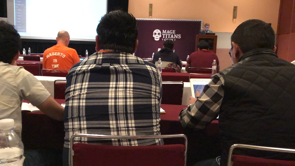 MageTitansMX's tweet photo. @igor_melnikov sigue con la agenda de presentaciones enseñándonos acerca de UI #MageTitansMX #magento2 #poweringecommerce https://t.co/Po9zMiTUoq