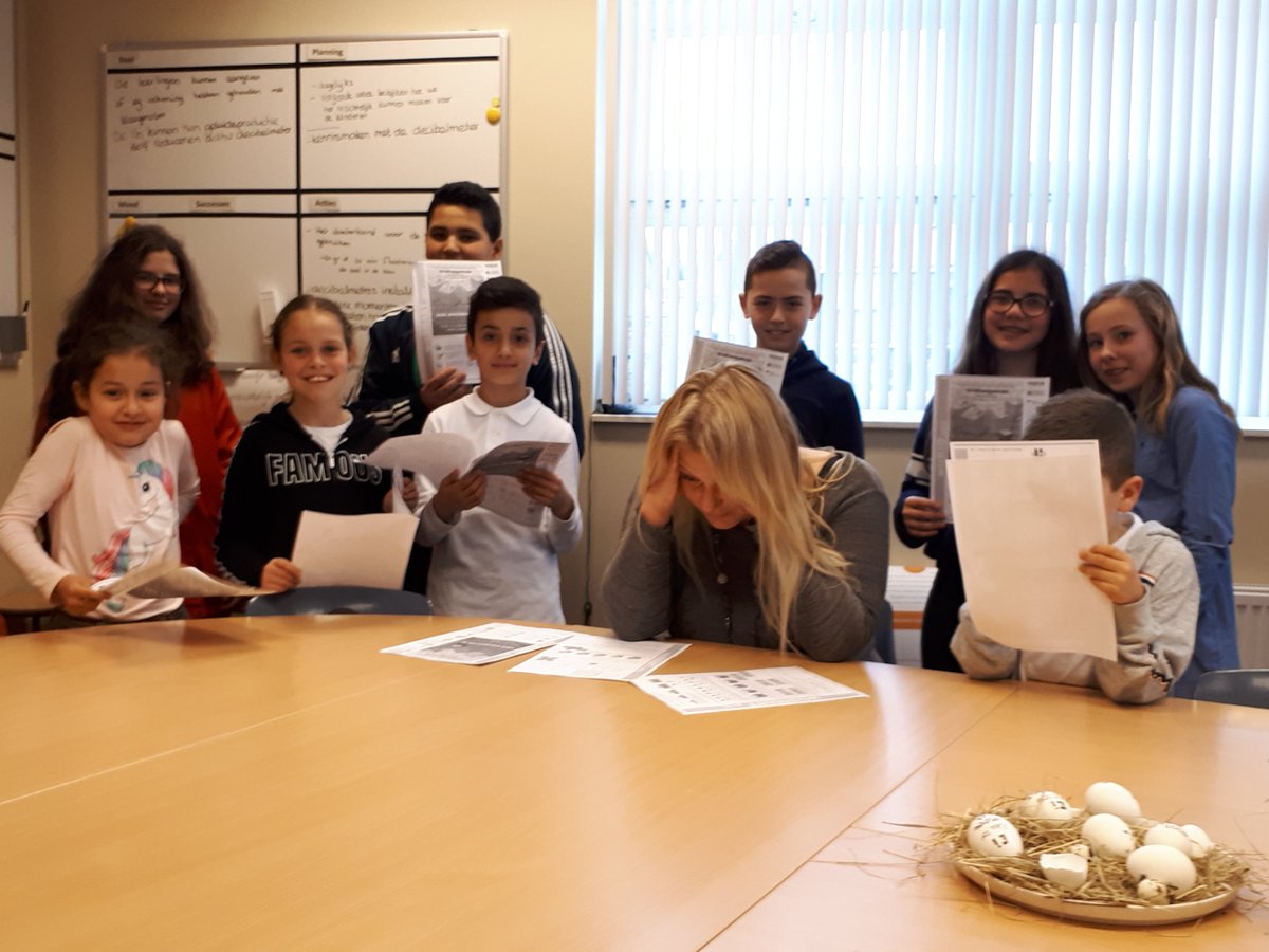 PrismaPurmerend's tweet photo. #W4Kangoeroe
21 maart. Kangoeroerekenwedstrijd! Al ruim 10 jaar een traditie op #Prismapurmerend. Dit jaar bijna 30 deelnemers! De kinderen waren binnen de tijd klaar met de lastige sommen, maar zo te zien is juf nog wel even bezig met al die moeilijke rekenopgaven.....😂 https://t.co/QNDmFsCBPx