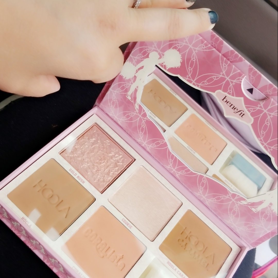 mea2416's tweet photo. Finally got my hand on the last one in stock #sephora thank you #Benefit for putting my 2 favs in here..Great for my upcoming travel fast ,easy,and makes you look on point #MinimalBeauty https://t.co/i4MZRjsSDh