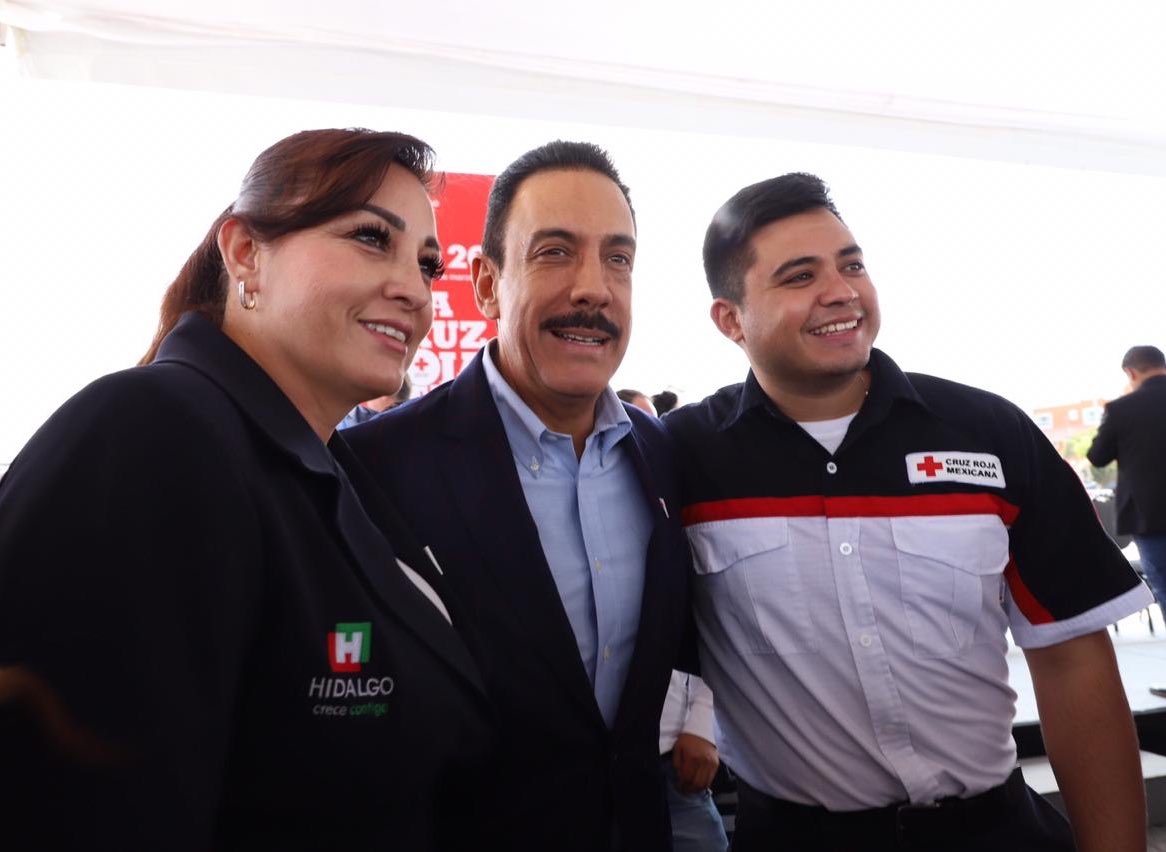 omarfayad's tweet photo. Mi reconocimiento y admiración para cada mujer y hombre que con voluntad y valor pone en alto a la Cruz Roja en México e Hidalgo. Esta Colecta 2019 de la @cruzrojadelhgo habrá de demostrar una vez más que unidos, nada es imposible para los hidalguenses. #LaCruzRojaTeLlama https://t.co/BDyKQoyqFz