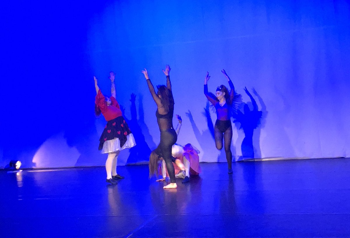 gimusicteam's tweet photo. A few pics from today’s #intercoll19 well done to all of our amazing learners! 🏆 🥇 #DCIBlossomingCreativity @gicreativearts @gifhe @GIFHEPARTS https://t.co/rvgUVqI92O