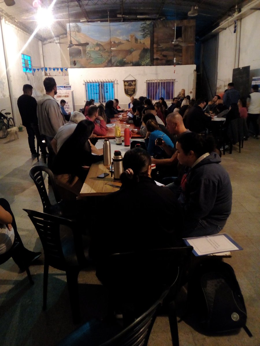 JpMarioSolano's tweet photo. Reunión de unidades básicas en el centro cultural Pierina Dealessi 🇦🇷✌🏻 https://t.co/jeABrDRKgl