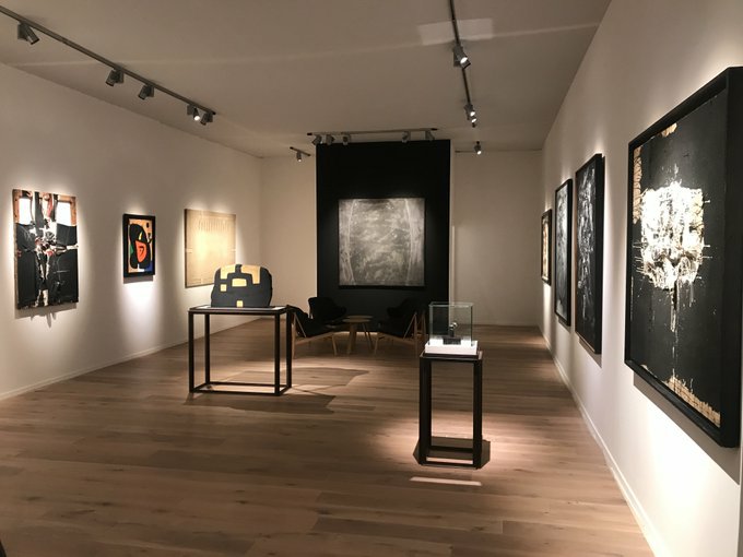 miroataula's tweet photo. Últims dies a la fira d'antiguitats i art modern Tefaf a Maastricht! Una gran experiència per l'equip de @galeriamayoral, per seguir aprenent i millorant dia a dia. https://t.co/wN75bW0X74