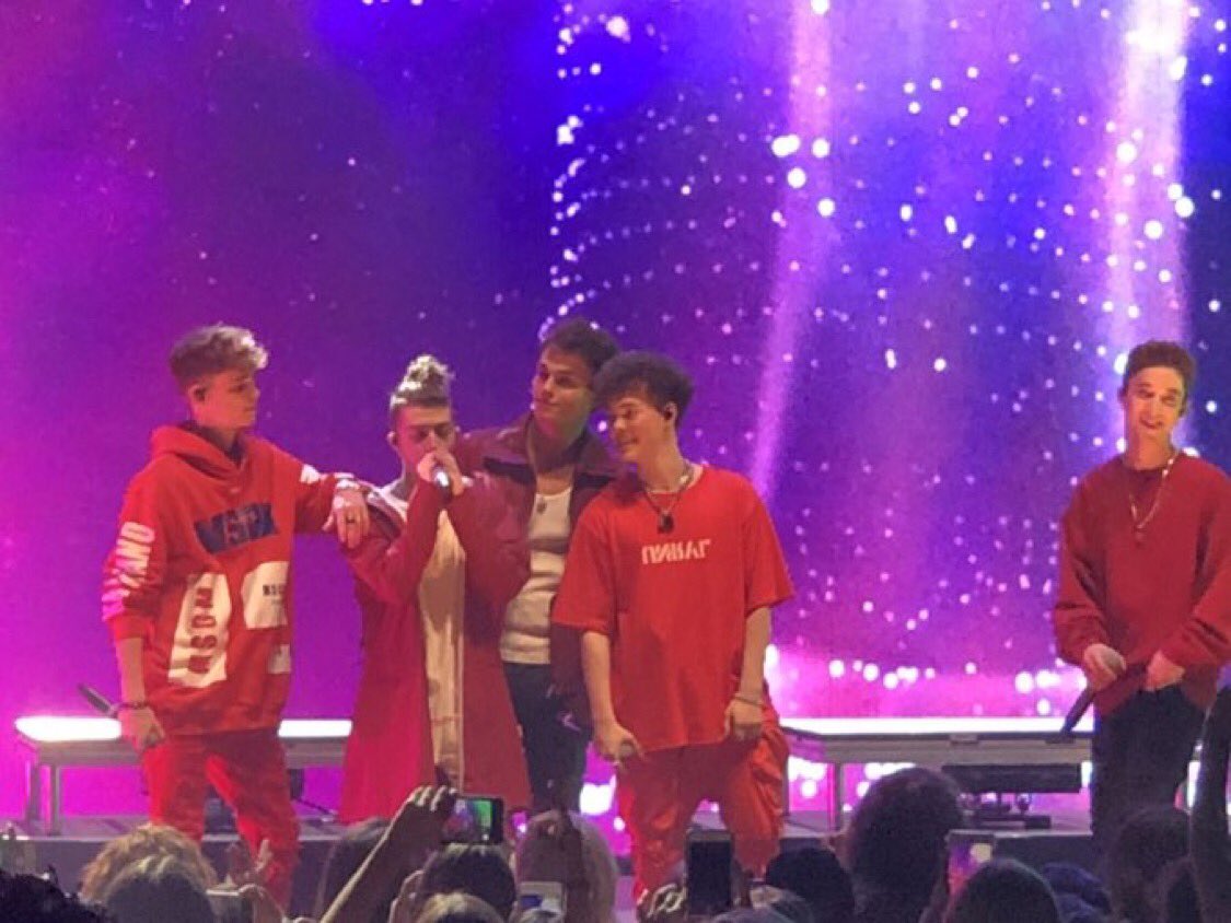 DailyUpdatesWDW's tweet photo. 『NEW』 

Photos of @whydontwemusic on stage last night in Arizona (3/20) 

©️BeccaFrew 

#VoteWhyDontWe #KCA https://t.co/zY4GMuTFAL