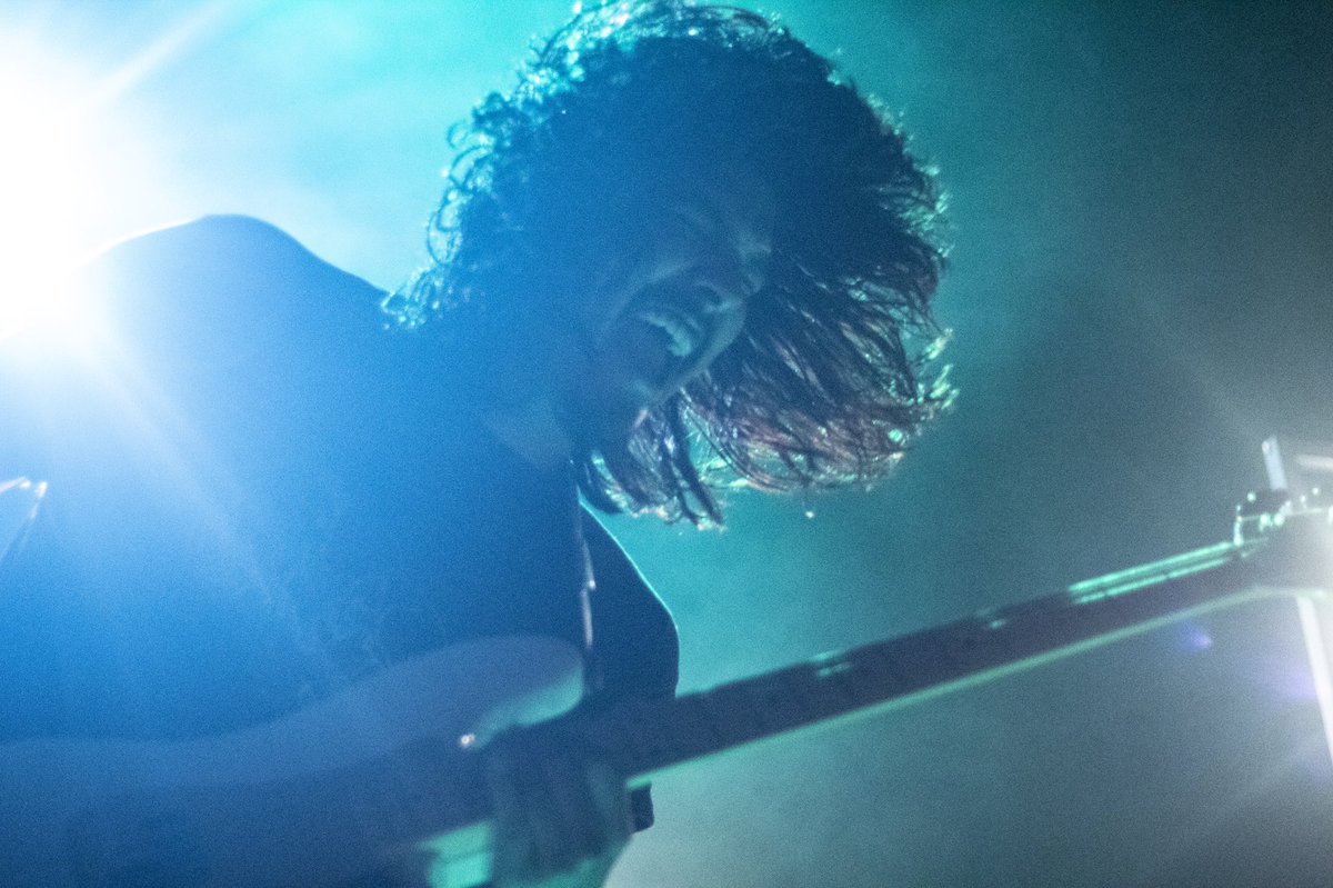 apoppunkbaby's tweet photo. I’m still in awe that I got to shoot @Badflower last night and at how amazing they are live. ❤️❤️❤️ Missed u last night @BadflowerJoey ! https://t.co/6GWNgWpecK