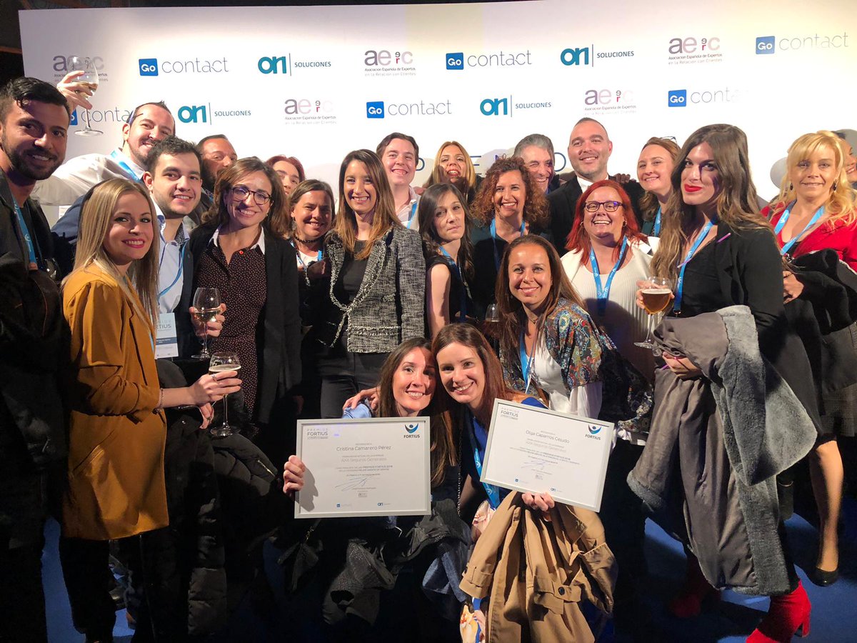 Angelmacastillo's tweet photo. Con nuestras dos grandes finalistas y el mejor equipo @AXASegurosEs en los #PremiosFortius2018 Siempre seremos los mejores! https://t.co/FEsnCJI3g8